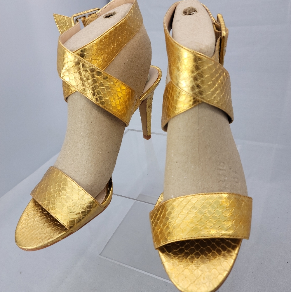 Vince Camuto Casara Gold Snake Leather Mid Heel Sandals Size 8.5M